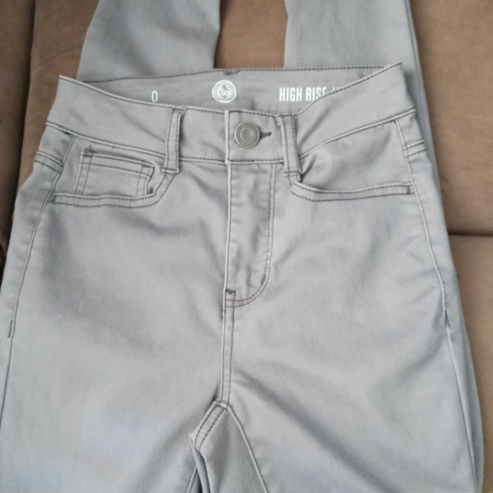 NWOT-SO Light Grey High Rise Jeggings- 0